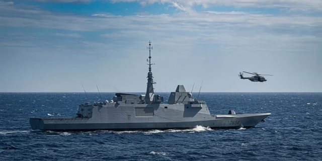 Fransız Donanması FREMM Auvergne fırkateyni NATO Dynamic Manta tatbikatı sırasında görev grubunda